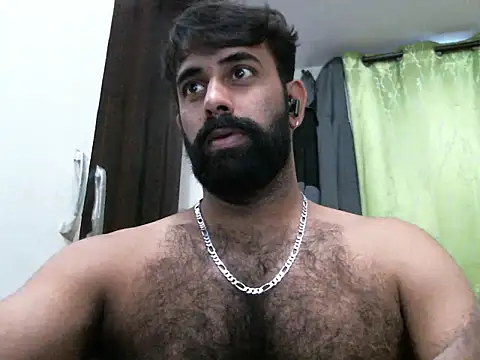 Snapshot of indianhairybull chatting on February 13, 12:32 pm indianhairybull online show from February 13, 12:32 pm