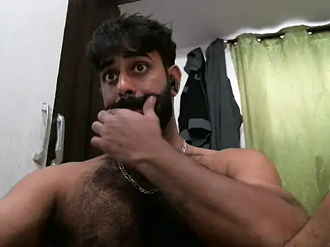 Snapshot of indianhairybull chatting on March 9, 4:38 am indianhairybull online show from March 9, 4:38 am