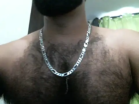 Snapshot of indianhairybull chatting on September 22, 4:47 am indianhairybull online show from September 22, 4:47 am