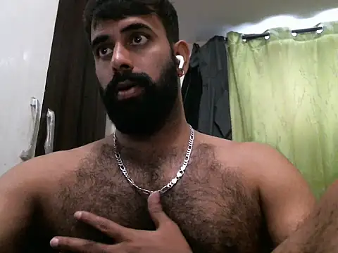 Snapshot of indianhairybull chatting on October 31, 4:57 am indianhairybull online show from October 31, 4:57 am