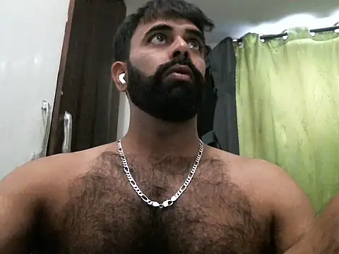 Snapshot of indianhairybull chatting on November 9, 4:33 am indianhairybull online show from November 9, 4:33 am