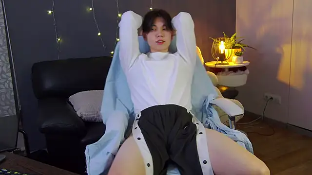 Snapshot of just_gay_ chatting on February 14, 9:10 pm just gay  online show from February 14, 9:10 pm