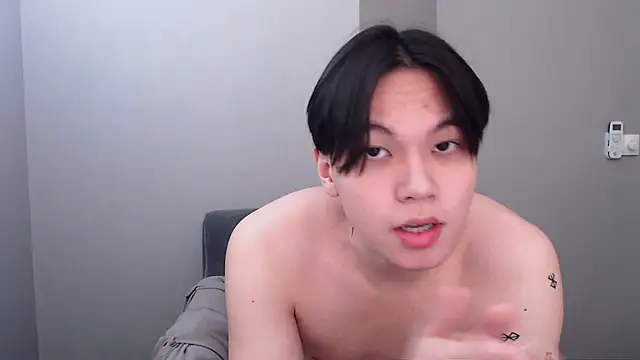 Snapshot of just_gay_ chatting on February 26, 12:27 am just gay  online show from February 26, 12:27 am