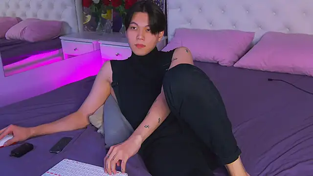 Snapshot of just_gay_ chatting on March 9, 1:35 am just gay  online show from March 9, 1:35 am