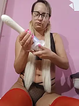 Snapshot of Mia_RainX chatting on June 17, 4:15 am Mia RainX online show from June 17, 4:15 am