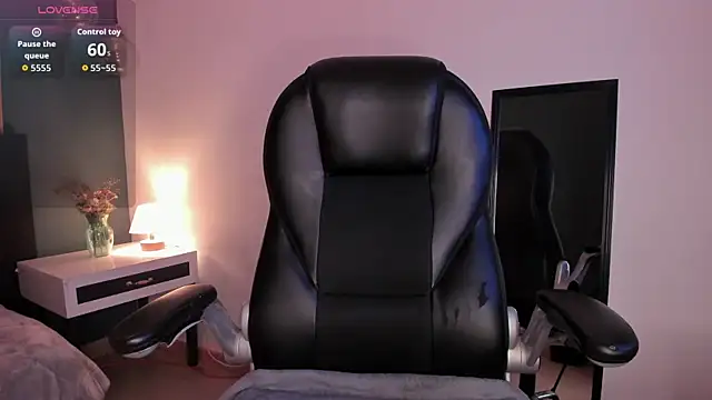 Snapshot of Lilith_Ember1 chatting on January 8, 1:24 pm Lilith Ember1 online show from January 8, 1:24 pm