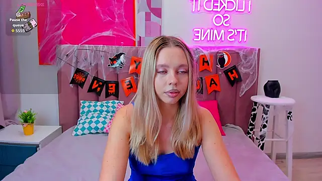 TessaAdorable online show from October 23, 1:27 am