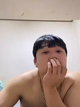 offwhite777 online show from February 4, 6:38 pm