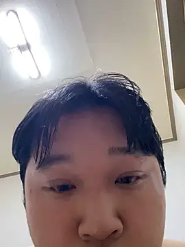 offwhite777 online show from February 7, 1:53 pm