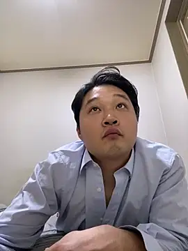 offwhite777 online show from February 16, 11:38 am