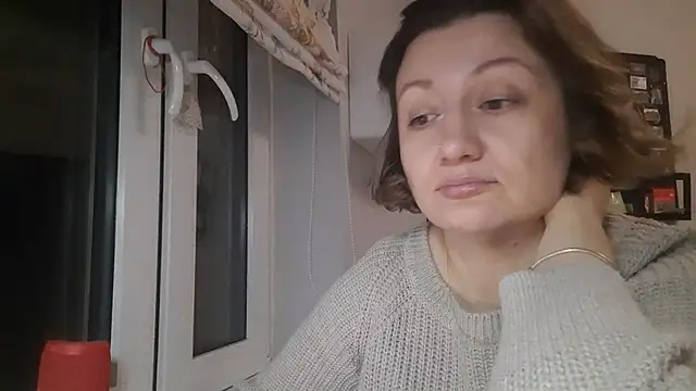 Snapshot of SusanHampton chatting on February 4, 2:39 am SusanHampton online show from February 4, 2:39 am