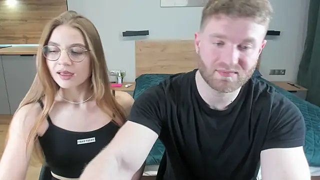 Snapshot of Enjoy_everymoment_ chatting on February 5, 7:10 pm Enjoy everymoment online show from February 5, 7:10 pm