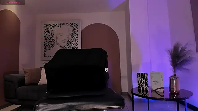 Snapshot of BeccaBaxter chatting on February 17, 12:12 pm BeccaBaxter online show from February 17, 12:12 pm