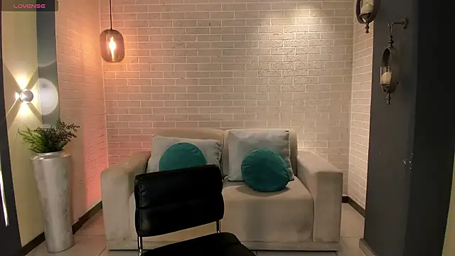 Snapshot of BeccaBaxter chatting on February 18, 12:01 pm BeccaBaxter online show from February 18, 12:01 pm