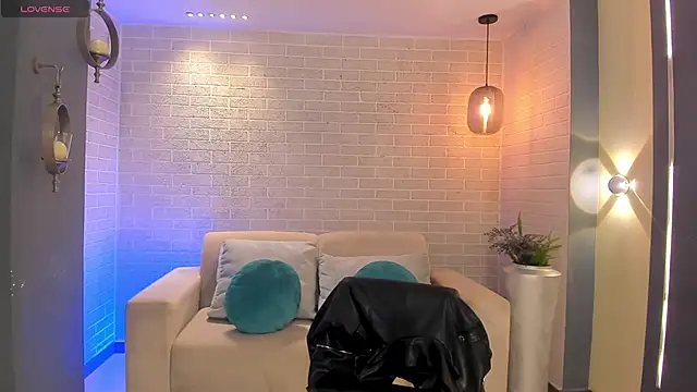 Snapshot of BeccaBaxter chatting on February 23, 12:02 pm BeccaBaxter online show from February 23, 12:02 pm