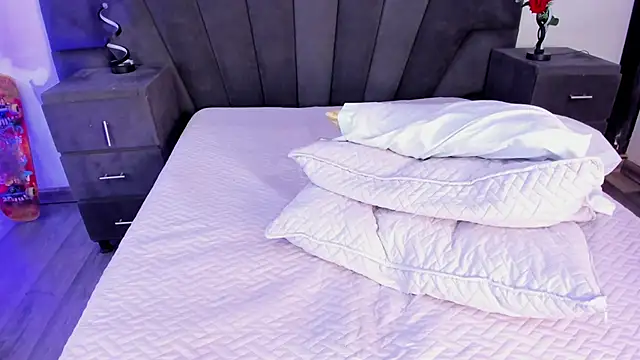 Snapshot of JhoanLeandro chatting on February 23, 7:11 am JhoanLeandro online show from February 23, 7:11 am