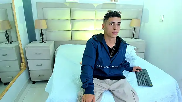 Snapshot of JhoanLeandro chatting on March 5, 4:34 am JhoanLeandro online show from March 5, 4:34 am