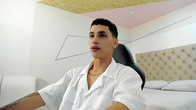 Snapshot of JhoanLeandro chatting on September 14, 5:06 am JhoanLeandro online show from September 14, 5:06 am