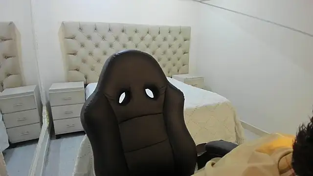 JhoanLeandro online show from December 16, 5:01 am