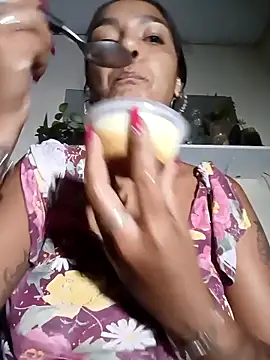 Pantaneirasexy online show from February 16, 11:45 pm