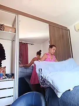 Pantaneirasexy online show from July 17, 2:45 pm