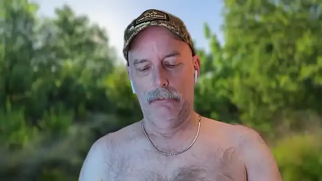 Snapshot of exhib_jack chatting on January 15, 11:48 am exhib jack online show from January 15, 11:48 am