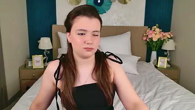 Pauline Heaven online show from December 18, 5:24 am