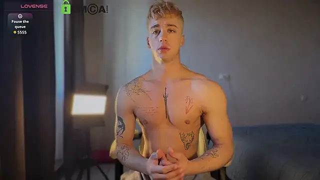 VincentSmith02 online show from March 29, 8:58 am