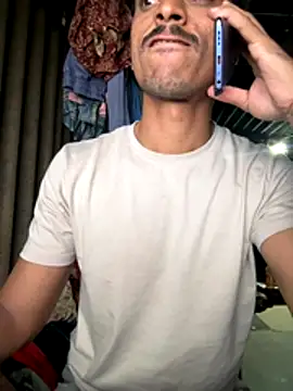 Snapshot of Loveinsync chatting on November 28, 9:01 am Loveinsync online show from November 28, 9:01 am