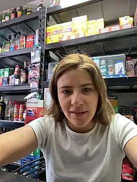 Snapshot of Andrea18_blonde chatting on July 6, 3:03 pm Andrea18 blonde online show from July 6, 3:03 pm