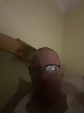 Snapshot of ClimbedCaelum chatting on October 6, 6:11 am ClimbedCaelum online show from October 6, 6:11 am