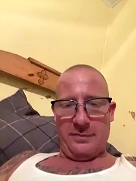 Snapshot of ClimbedCaelum chatting on October 7, 3:14 am ClimbedCaelum online show from October 7, 3:14 am