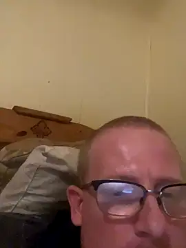 Snapshot of ClimbedCaelum chatting on October 21, 7:31 am ClimbedCaelum online show from October 21, 7:31 am