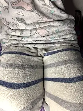 Snapshot of PINO_pino_01 chatting on February 9, 4:22 pm PINO pino 01 online show from February 9, 4:22 pm