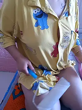 Snapshot of yanyan-aa chatting on February 3, 4:25 am yanyan-aa online show from February 3, 4:25 am