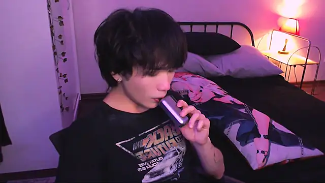 Snapshot of rennnuts chatting on October 8, 7:44 pm rennnuts online show from October 8, 7:44 pm