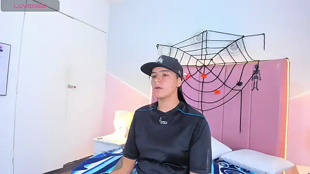 Liiam smith  online show from October 28, 12:41 pm