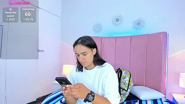 Liiam smith  online show from November 21, 1:32 pm