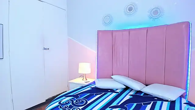 Liiam smith  online show from December 14, 12:21 pm