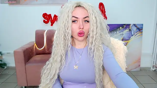 Snapshot of MissisCaty chatting on February 20, 7:41 pm MissisCaty online show from February 20, 7:41 pm