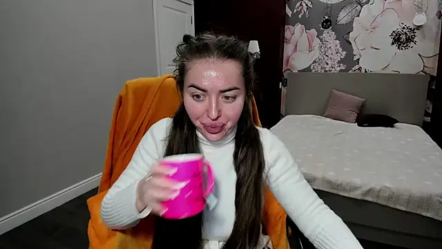 MissisCaty online show from January 16, 5:00 am