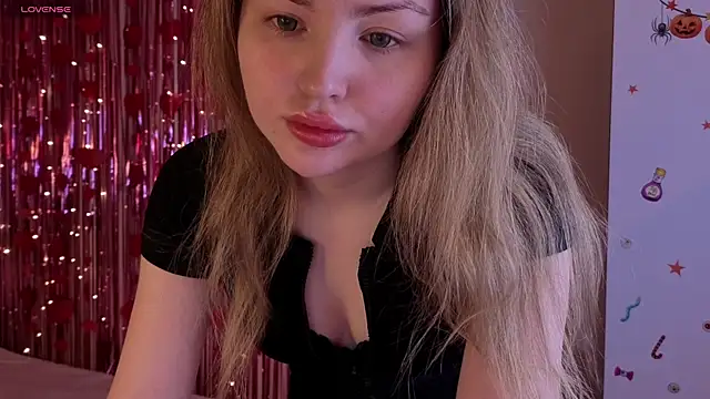 Snapshot of Lora_Rosee chatting on March 28, 2:05 pm Lora Rosee online show from March 28, 2:05 pm