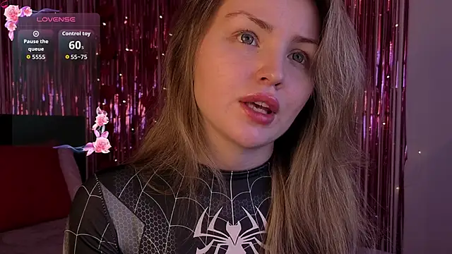 Snapshot of Lora_Rosee chatting on April 11, 11:47 am Lora Rosee online show from April 11, 11:47 am