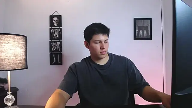 JamesCr  online show from October 24, 1:24 am