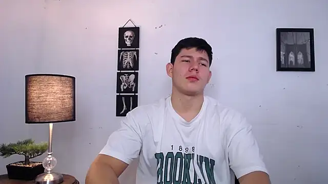 JamesCr  online show from November 20, 4:29 pm