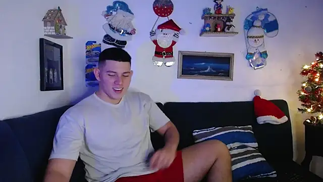 JamesCr  online show from November 28, 2:03 am