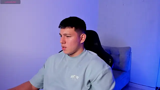 JamesCr  online show from January 6, 2:59 am