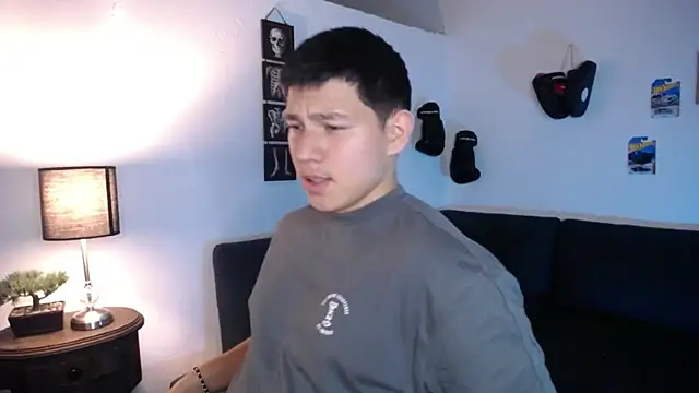 JamesCr  online show from March 27, 3:45 am