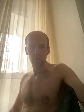 LynnAhNight online show from September 28, 4:40 am