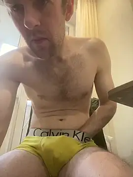 LynnAhNight online show from April 16, 3:18 am